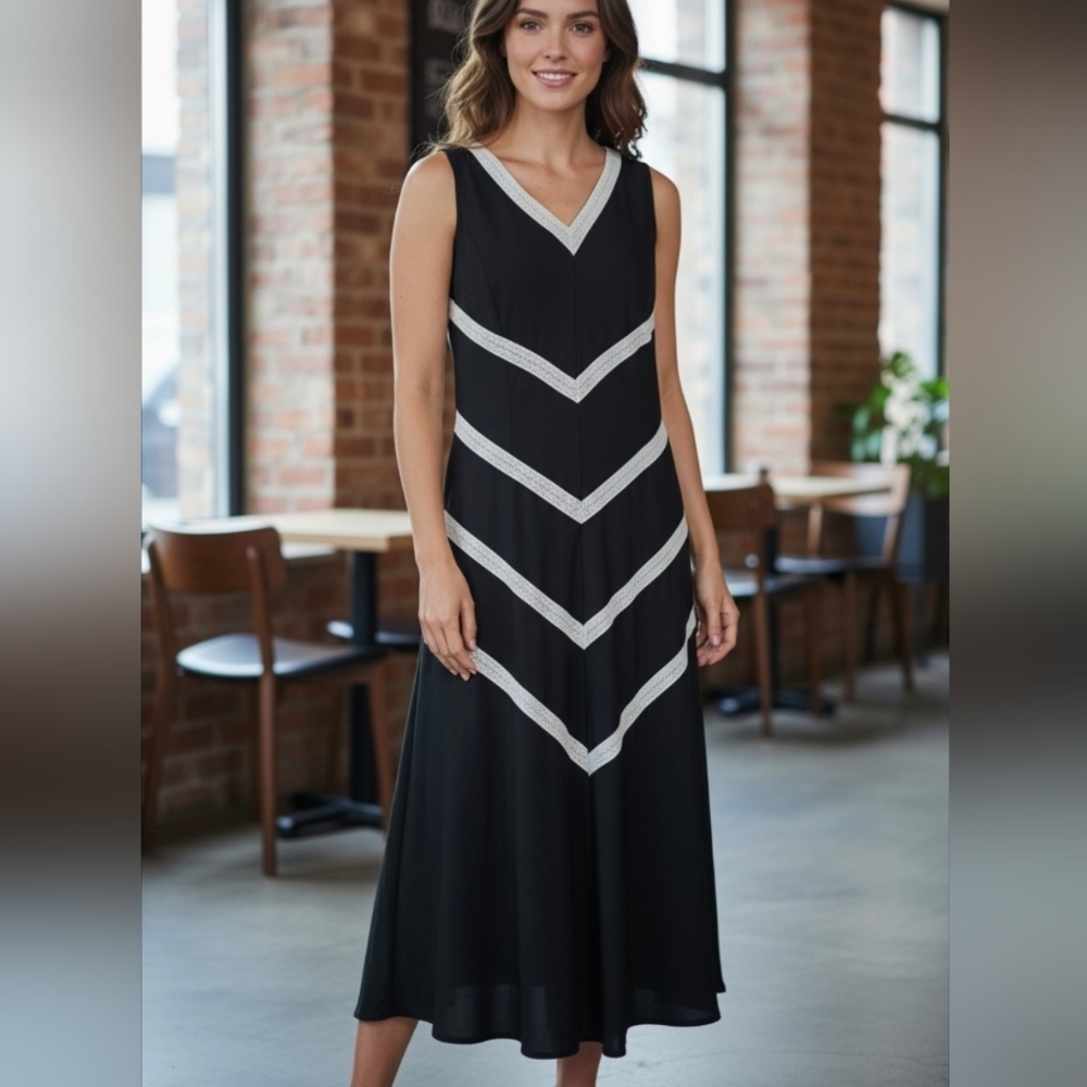 ANN TAYLOR Elegant Black and White Chevron Dress. Size 10
